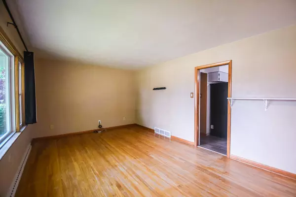 Highland, IN 46322,2943 Ross ST