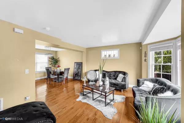 Chicago, IL 60628,556 E 104th PL