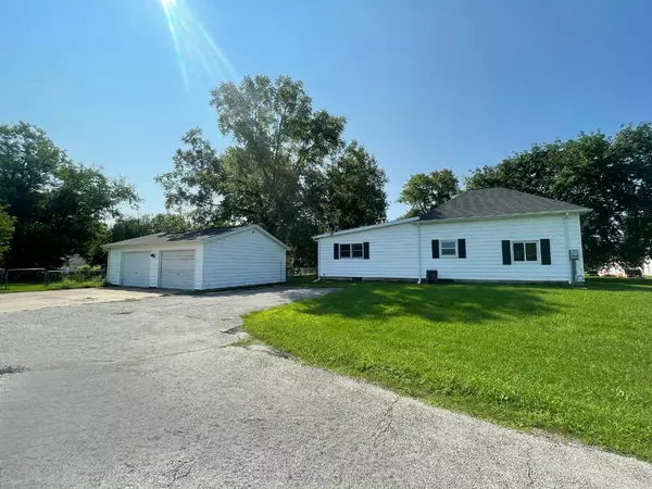 517 S Main ST, Gifford, IL 61847