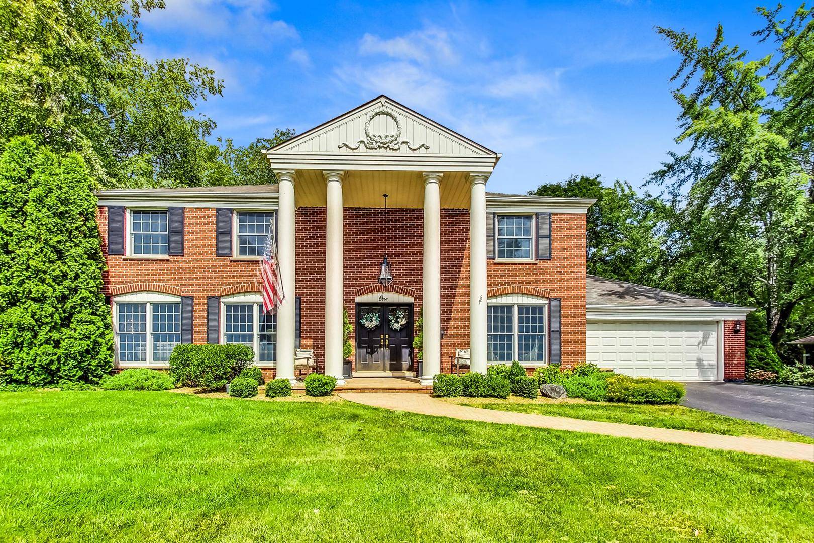 1 Knoll Ridge RD, Rolling Meadows, IL 60008
