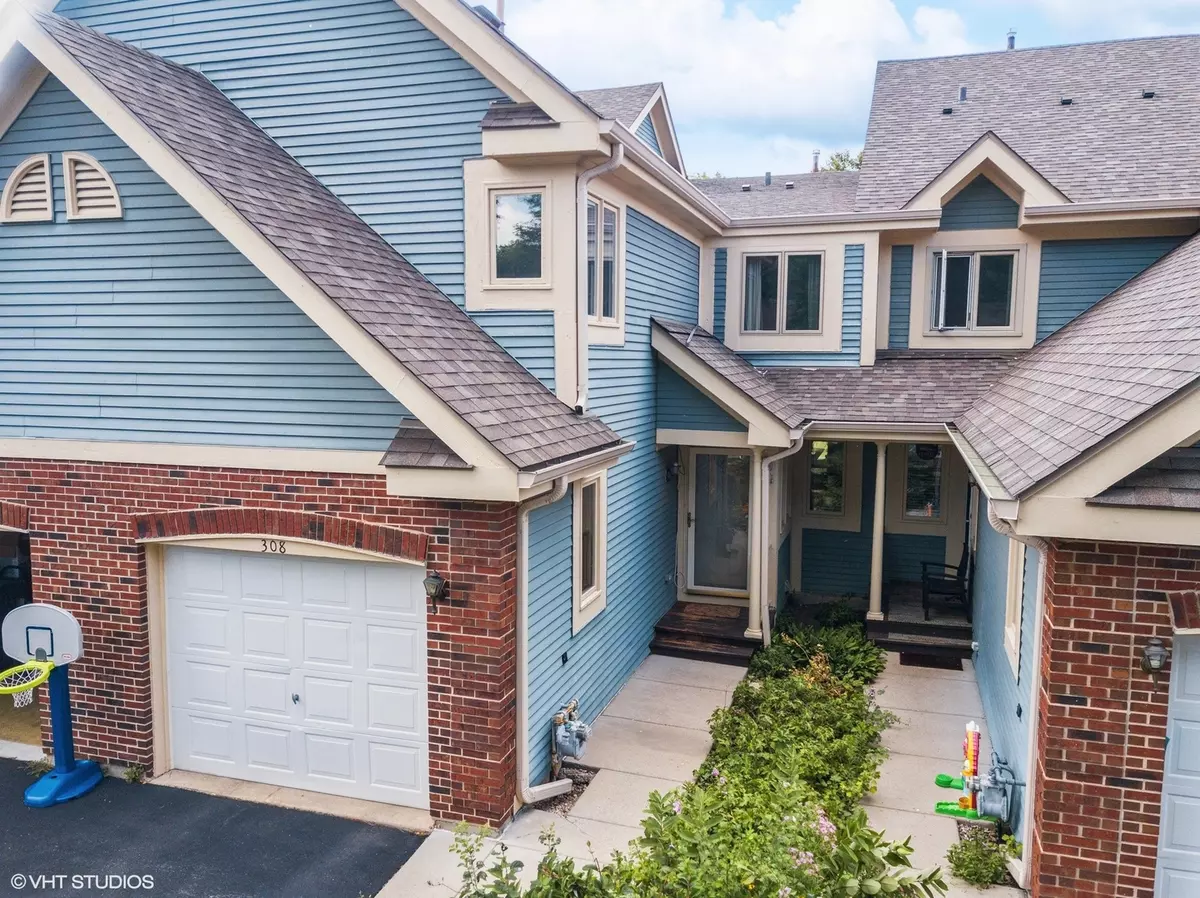 Fox River Grove, IL 60021,308 Bristol LN
