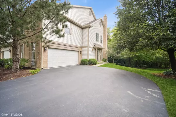 2156 Yale CIR, Hoffman Estates, IL 60192