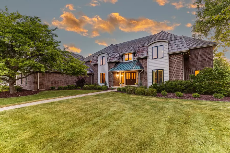 37364 N Fox Hill DR, Wadsworth, IL 60083