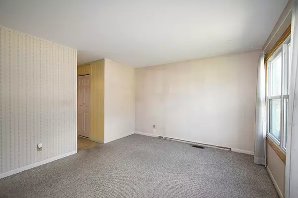 Aurora, IL 60506,1418 Crestwood DR