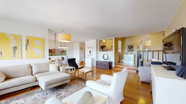 Chicago, IL 60615,5471 S Hyde Park BLVD #12B