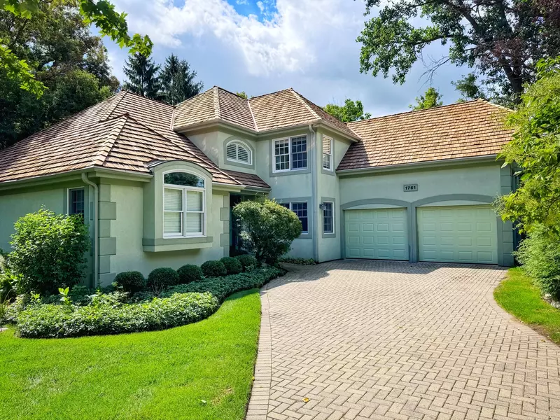 1761 Stanford CT, Lake Forest, IL 60045