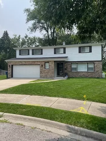 182 N Pioneer DR, Addison, IL 60101