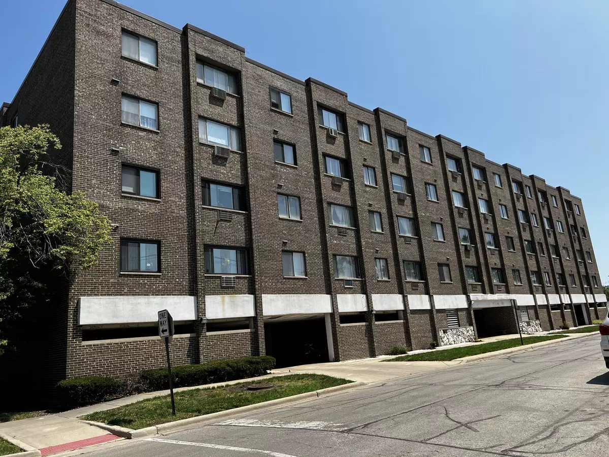 Elmwood Park, IL 60707,7650 Altgeld ST #407