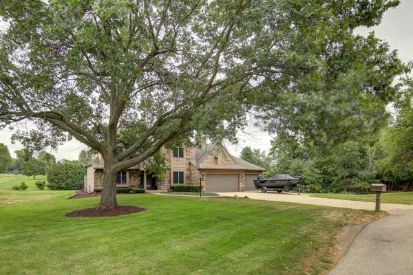 1308 Bradley CT, Sterling, IL 61081
