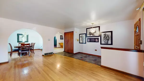 Broadview, IL 60155,2105 S 16TH AVE