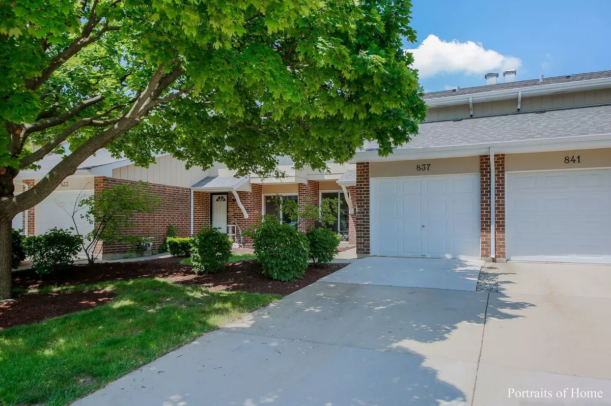 Wheaton, IL 60187,837 HEATHERBROOK CT