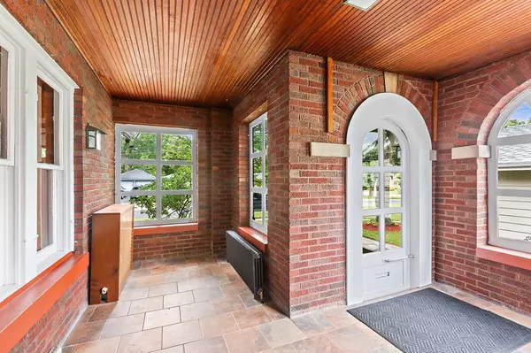 Libertyville, IL 60048,214 PRAIRIE AVE