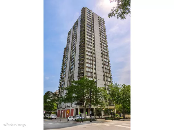 1360 N Sandburg TER #2909, Chicago, IL 60610