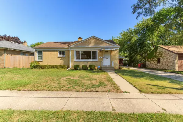 Waukegan, IL 60085,1615 Hickory ST
