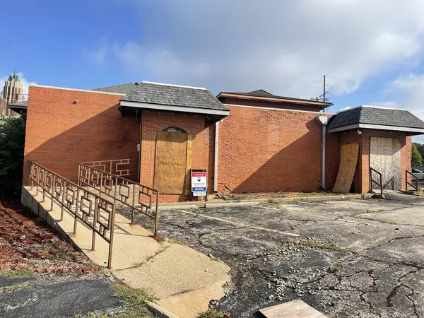 Bloomington, IL 61701,615 N Main ST