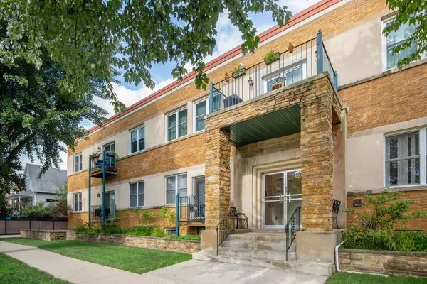 3721 Prairie AVE #105, Brookfield, IL 60513