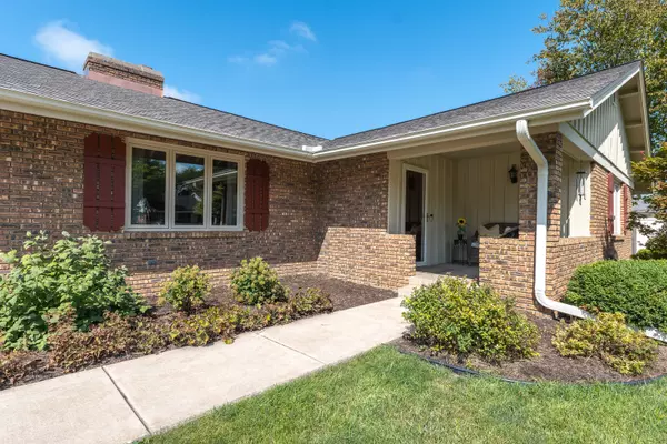 Aurora, IL 60506,235 LRA DR