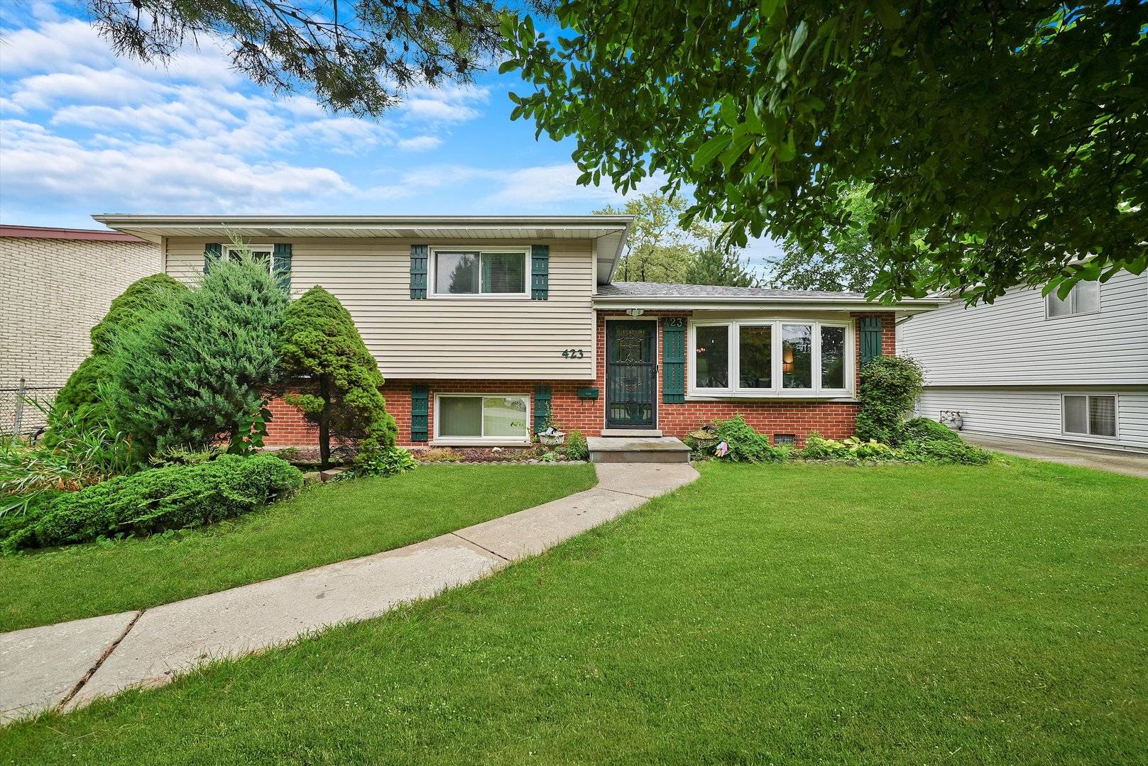 423 S Cherry Hill CT, Addison, IL 60101