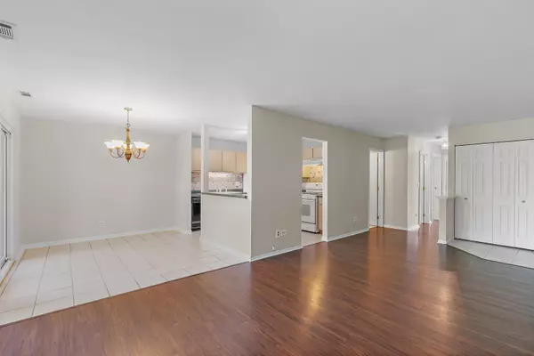 Roselle, IL 60172,860 yosemite TRL #B