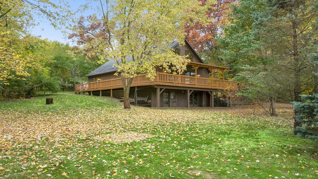 1360 Sleepy Hollow RD, Amboy, IL 61310