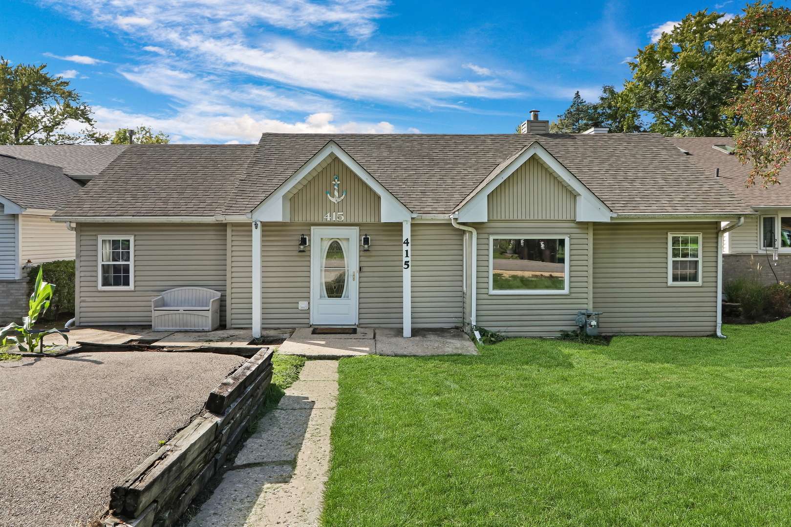 415 Clearview AVE,  Wauconda,  IL 60084