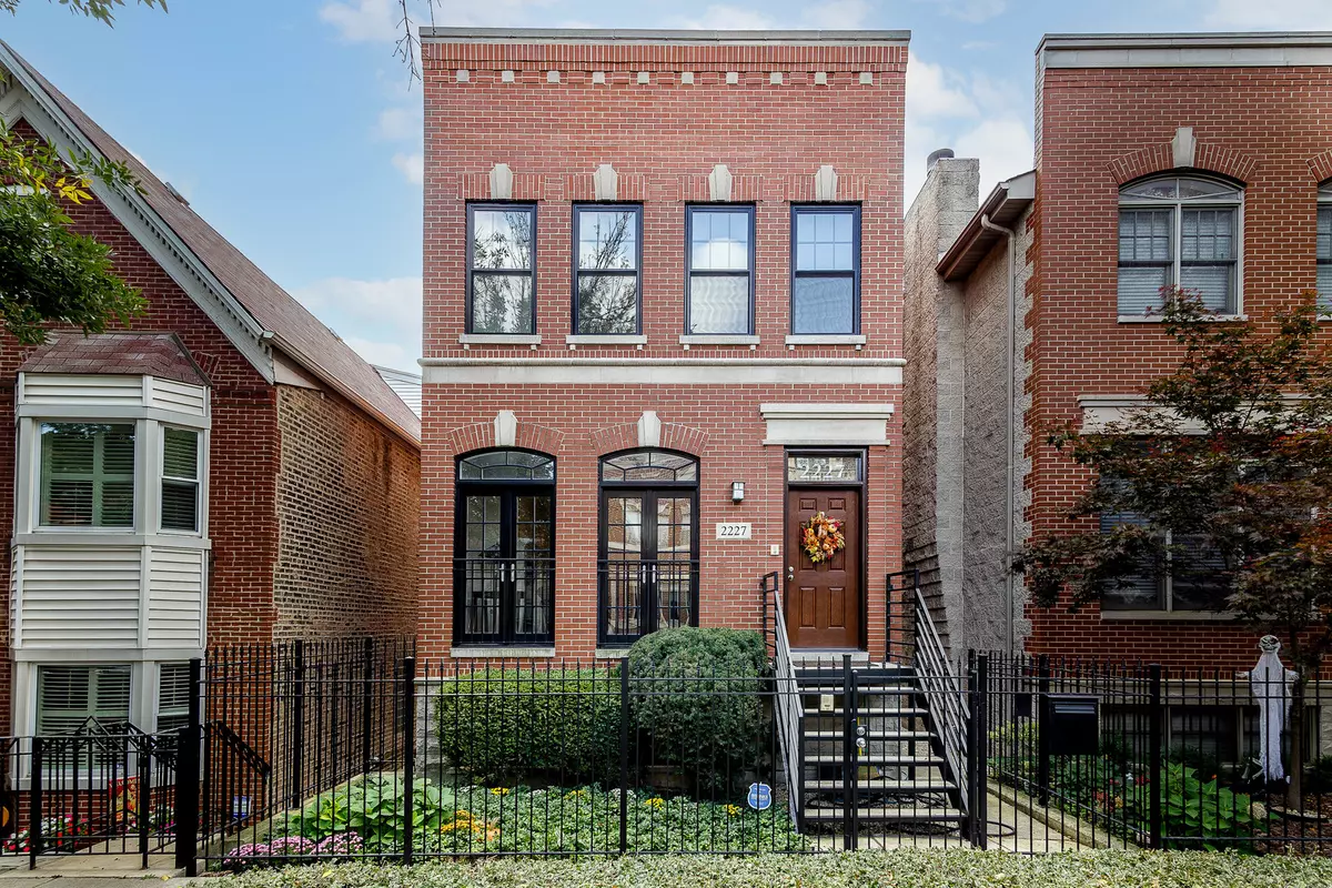 Chicago, IL 60647,2227 W Medill AVE