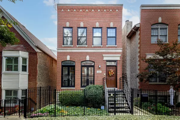 2227 W Medill AVE, Chicago, IL 60647