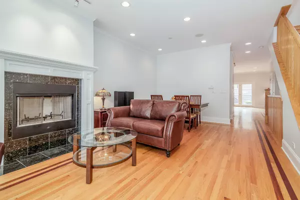 Chicago, IL 60647,2227 W Medill AVE