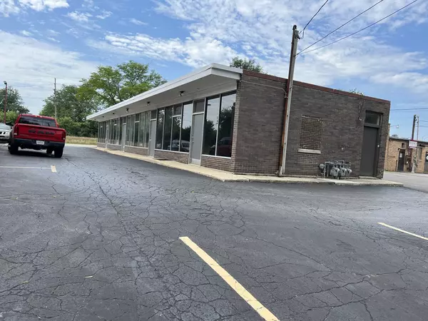 Arlington Heights, IL 60004,1612 W Northwest HWY