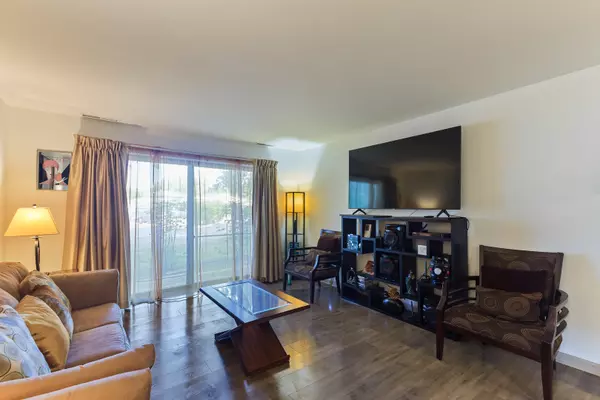 Dolton, IL 60419,14635 Greenwood RD #A101