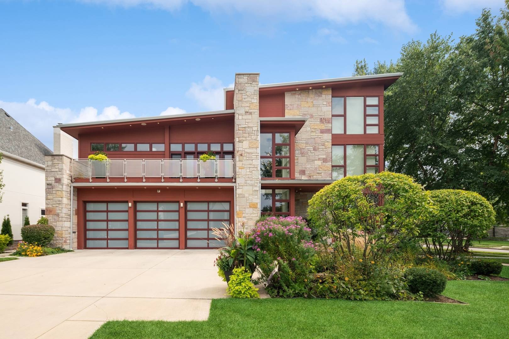 497 S Arlington AVE, Elmhurst, IL 60126