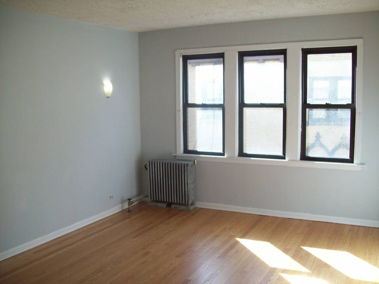 Chicago, IL 60659,5657 N Spaulding AVE #2E