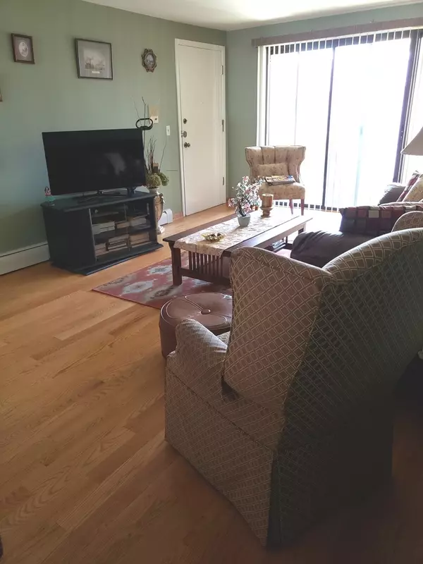 Chicago, IL 60634,6562 W Roscoe ST #3N