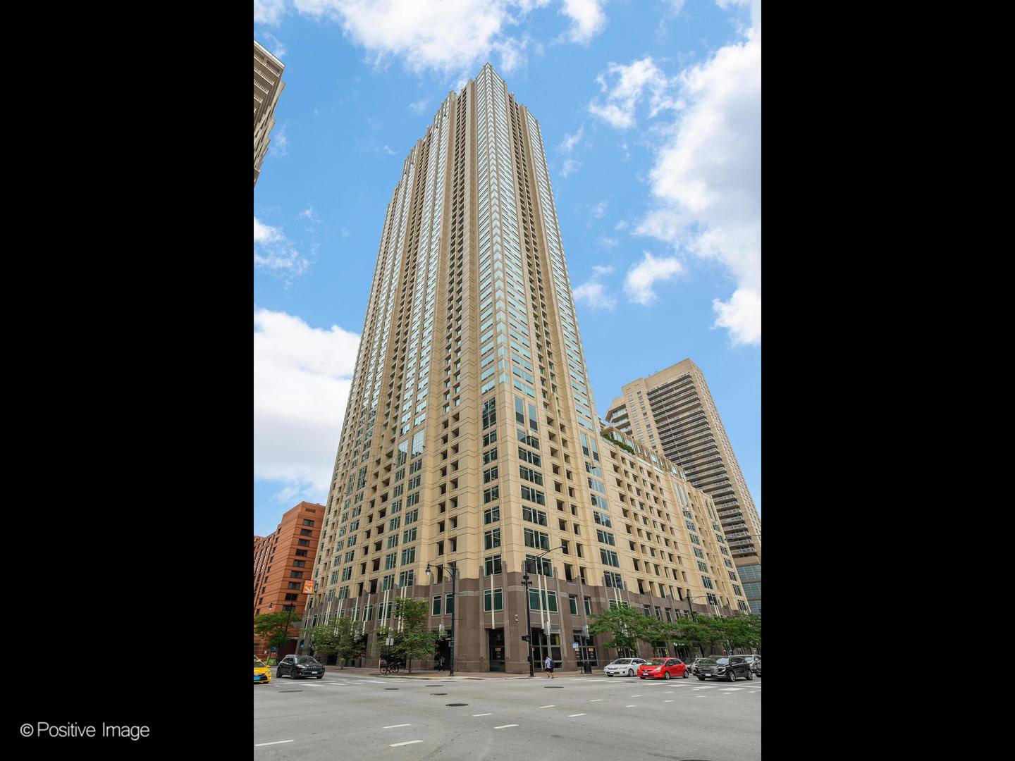 33 W Ontario ST #57G, Chicago, IL 60654