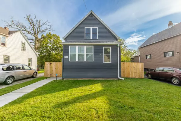 Chicago Heights, IL 60411,102 Hickory ST