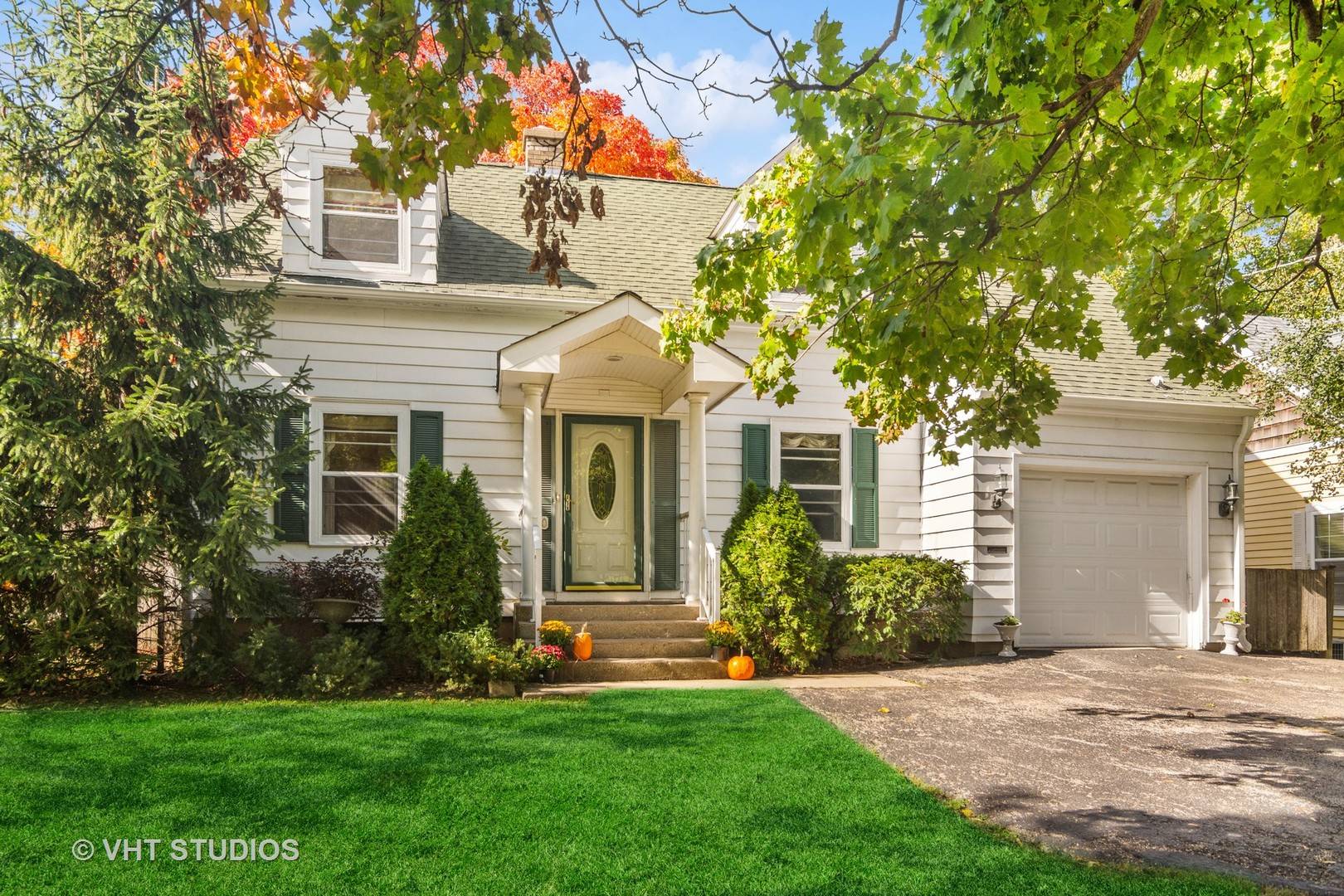 240 S Lake ST, Grayslake, IL 60030