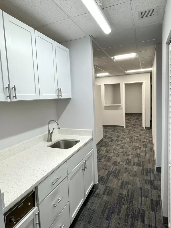 Downers Grove, IL 60515,6800 Main ST #204