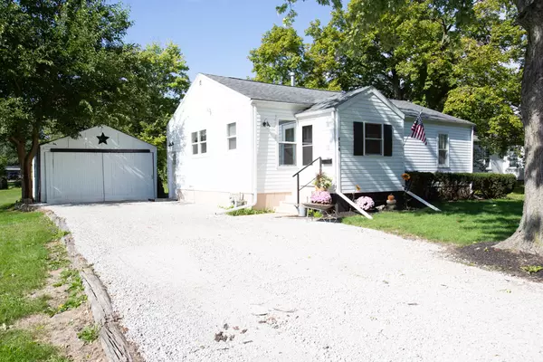 414 Grant ST, Chenoa, IL 61726