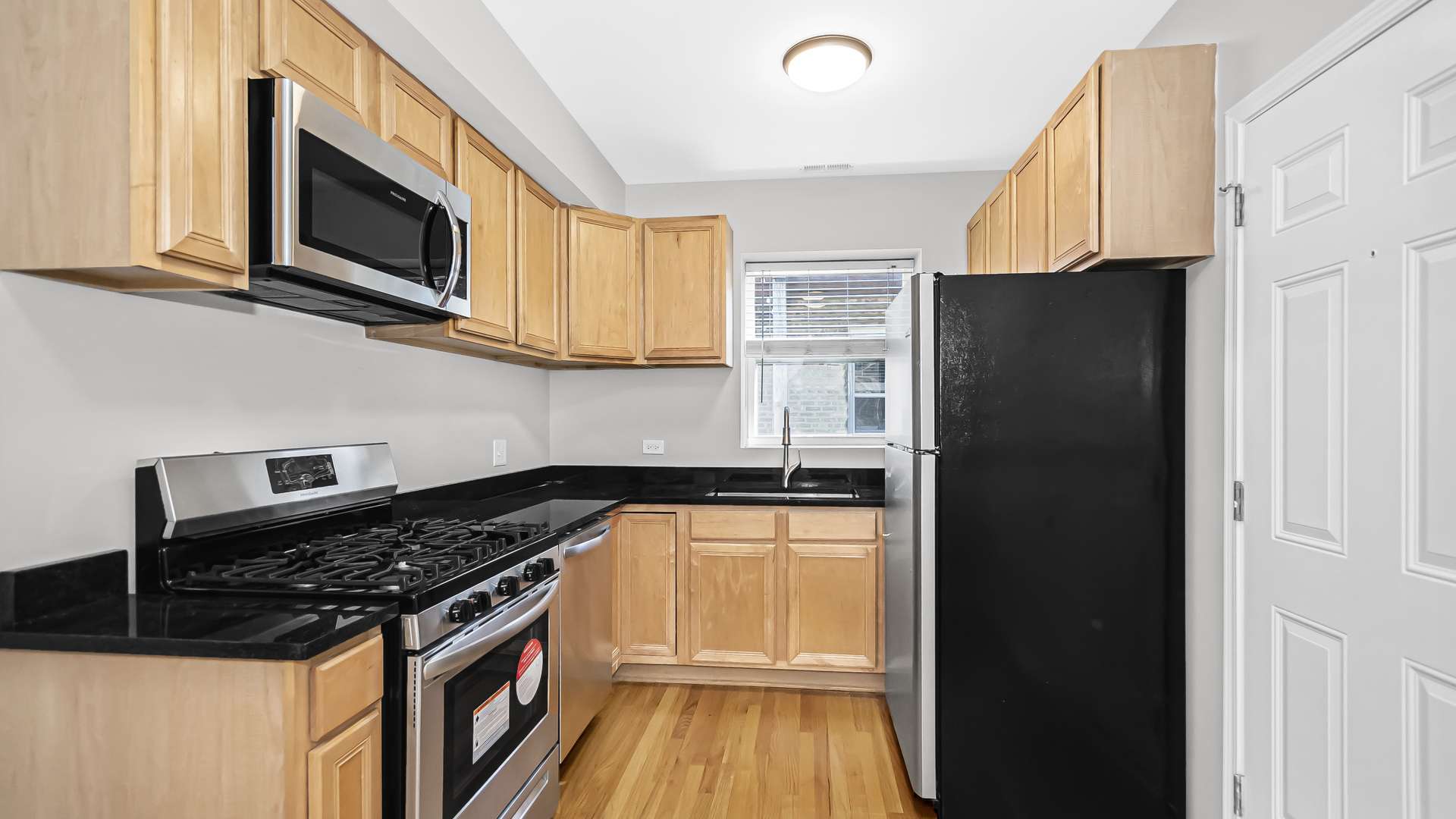 Chicago, IL 60659,6307 N claremont AVE #3