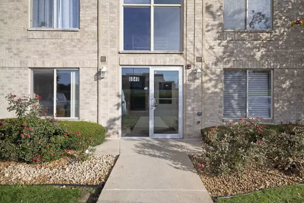 Oak Forest, IL 60452,6840 Ridge Point DR #1A