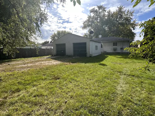 Sterling, IL 61081,1106 W 6th ST