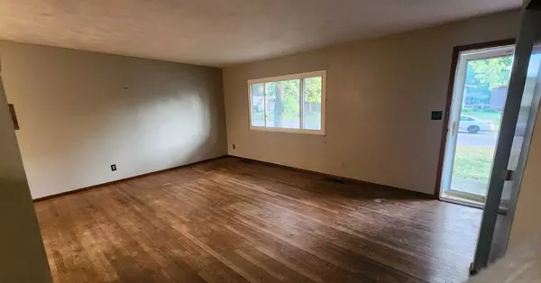 Catlin, IL 61817,105 Meadowlane DR