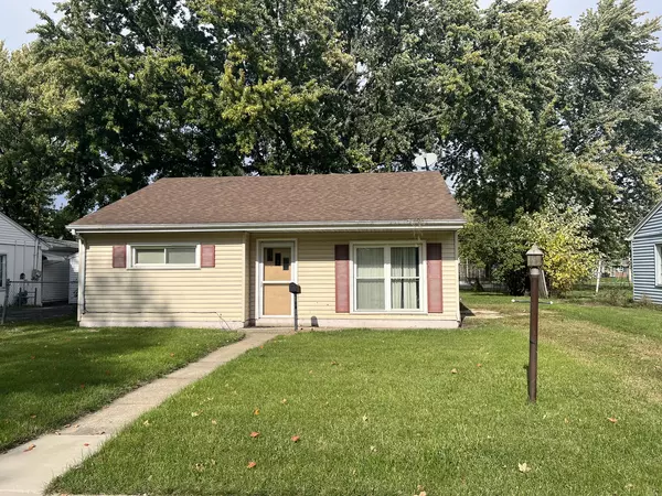 2106 Chestnut AVE, Sterling, IL 61081