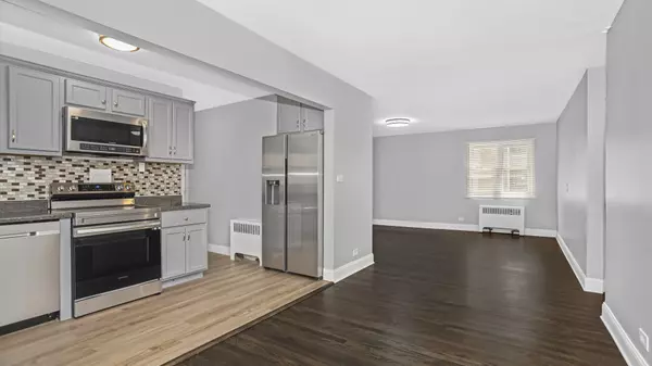 Chicago, IL 60659,Address not disclosed