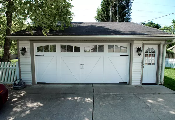 Libertyville, IL 60048,833 E Rockland RD