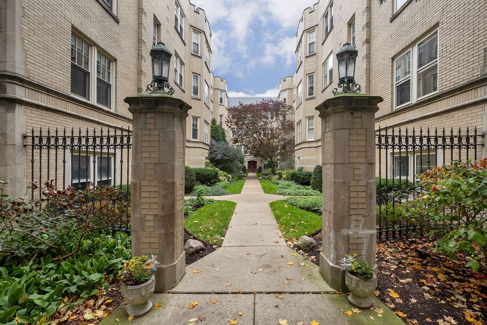 817 Forest AVE #2W, Evanston, IL 60202