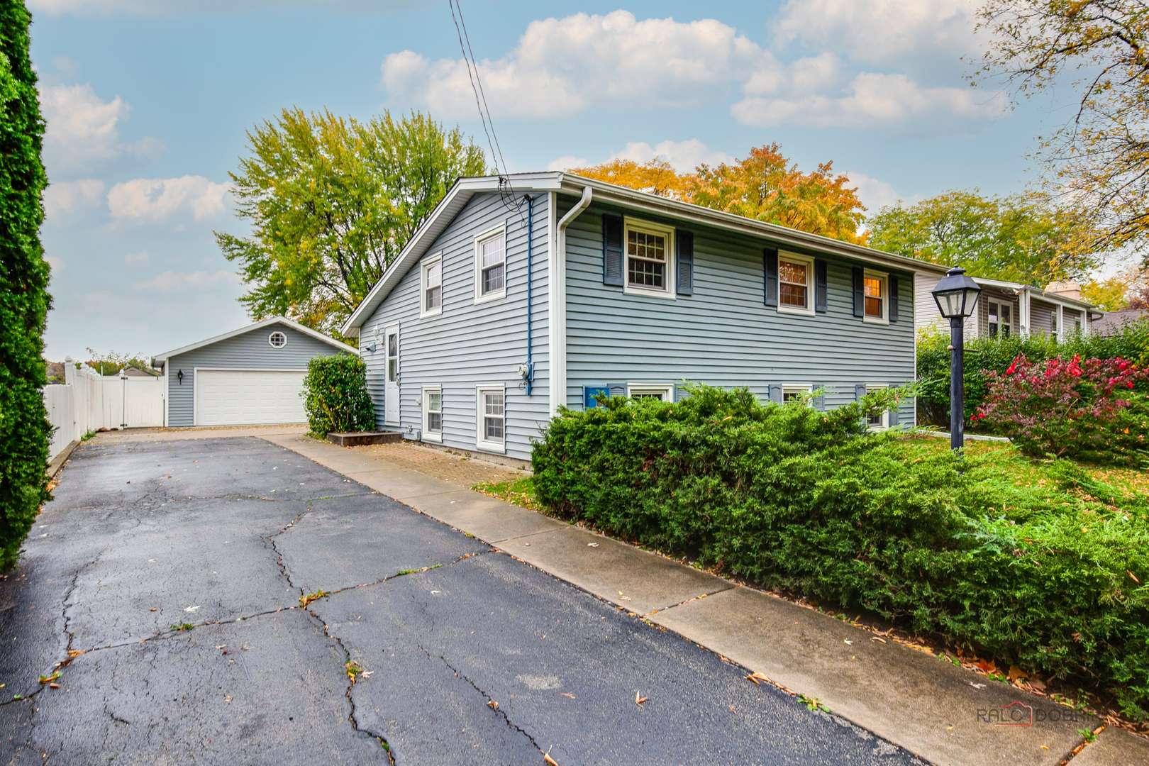 17983 W Winnebago DR, Grayslake, IL 60030
