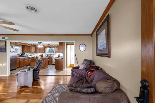 Bellflower, IL 62174,506 W Center ST