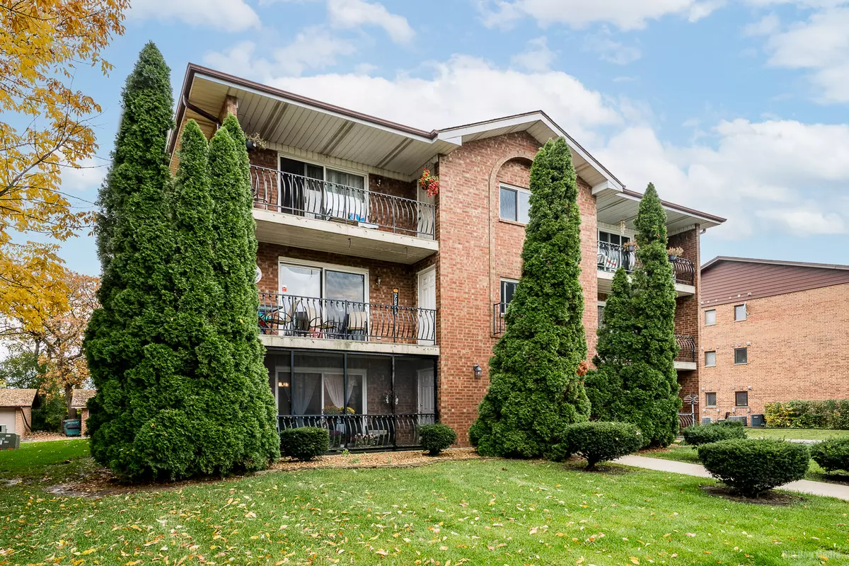 Orland Park, IL 60462,9847 treetop DR #2E