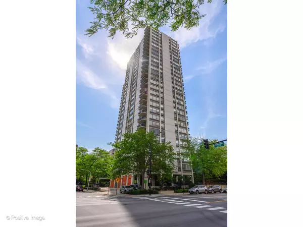 1360 N Sandburg TER #2710C, Chicago, IL 60610